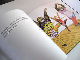 Una ilustración de el libro Willy el tímido, donde están haciendo ejercicio, un buen libro para fomentar actividad física y hábitos saludables para niños, incluyendo la disciplina infantil