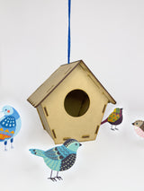 Juguetes y libros que promueven la construcción y decoración creativa en niños/Herramientas educativas para el desarrollo emocional y creativo en la primera infancia