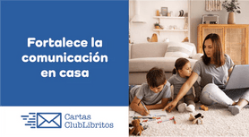 Mamá aplicando métodos para establecer una comunicación abierta con los niños, para construir un entorno de de sinceridad y respeto en el hogar, fortaleciendo vínculos familiares