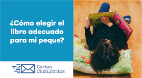 Niño leyendo un libro recomendado para su edad y nivel de lectura, teniendo en cuenta la importancia de la lectura desde la infancia, fomentando el amor por la lectura