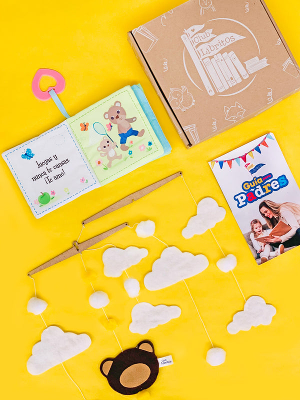 Libro de tela para bebés con sonaja/ Móvil de nubes para cuna